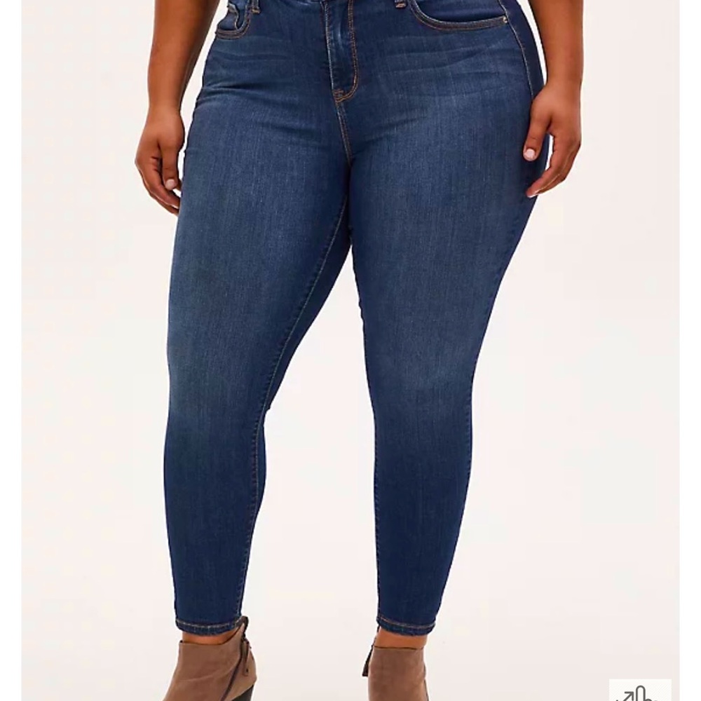 SKY HIGH SKINNY JEAN - PREMIUM STRETCH DARK WASH- Size 26